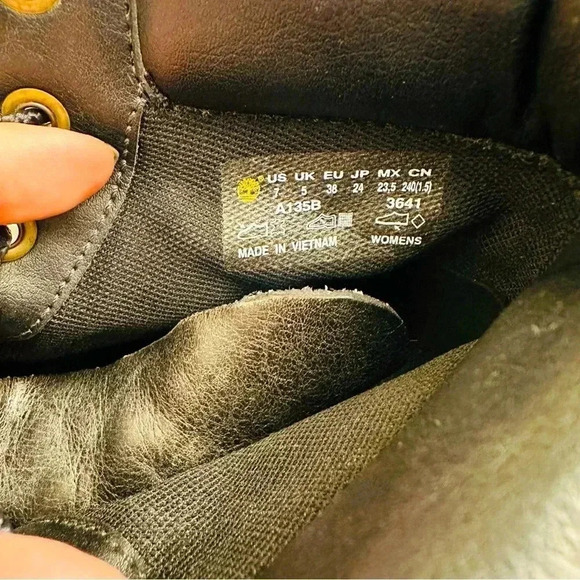 Timberland Glastenbury Distressed Leather 6” Lace Up Boots - Picture 9 of 9